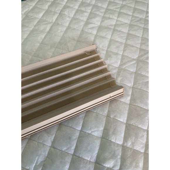 UNITED SHADE 32’’ W X 11” H 1" PLEAT SUEDE RV PLEATED SHADE 920486 NEW😀 - Picture 3 of 12